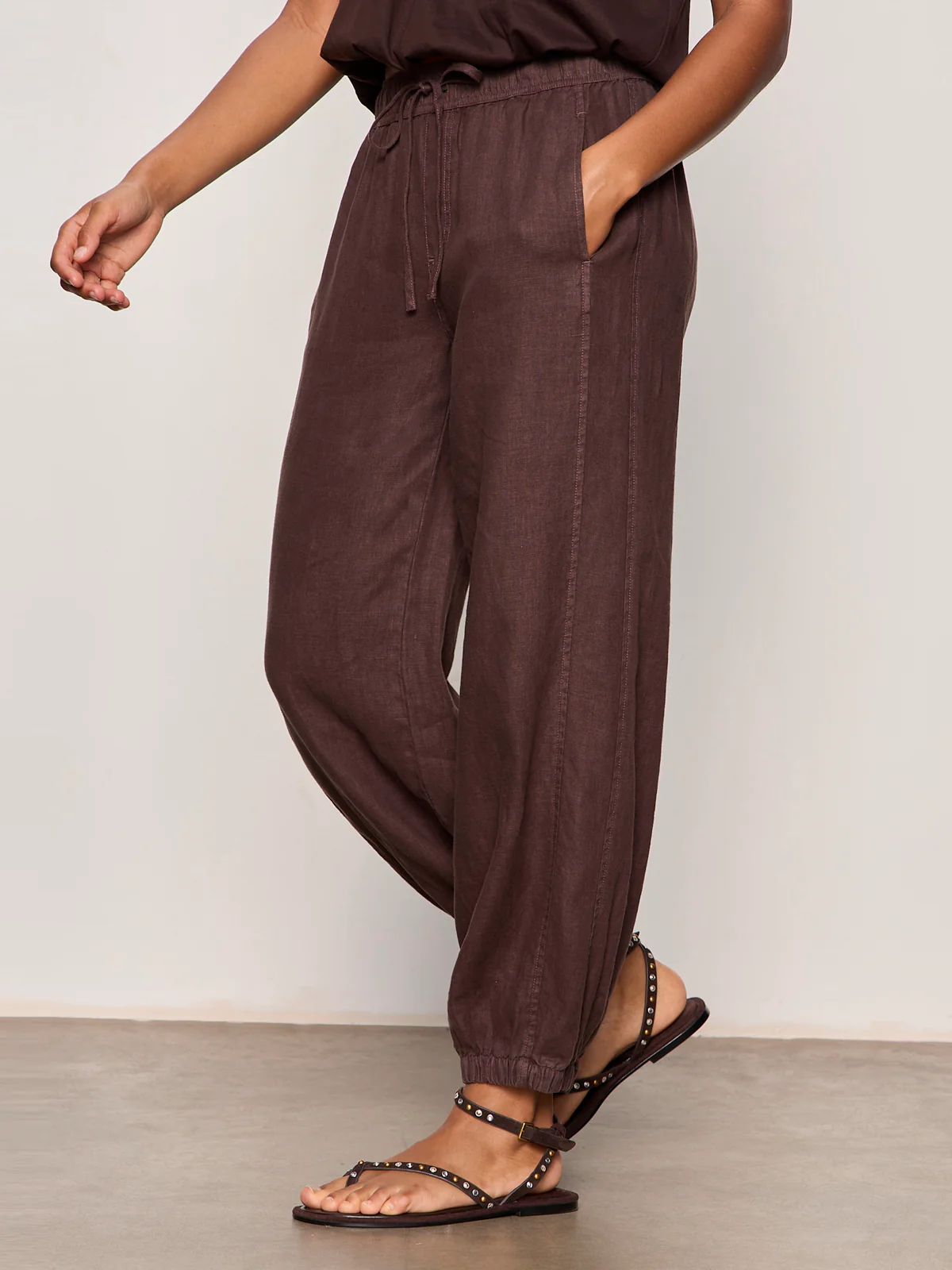 Melody Micro Linen Balloon Pant Rich Soil - Image 3