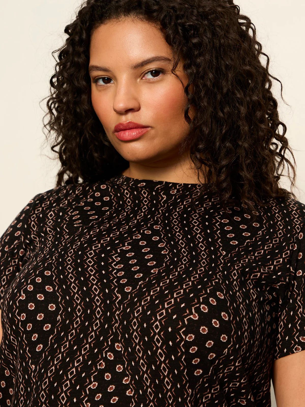 The Perfect Tee Rhythmic Extended Sizing - Image 5